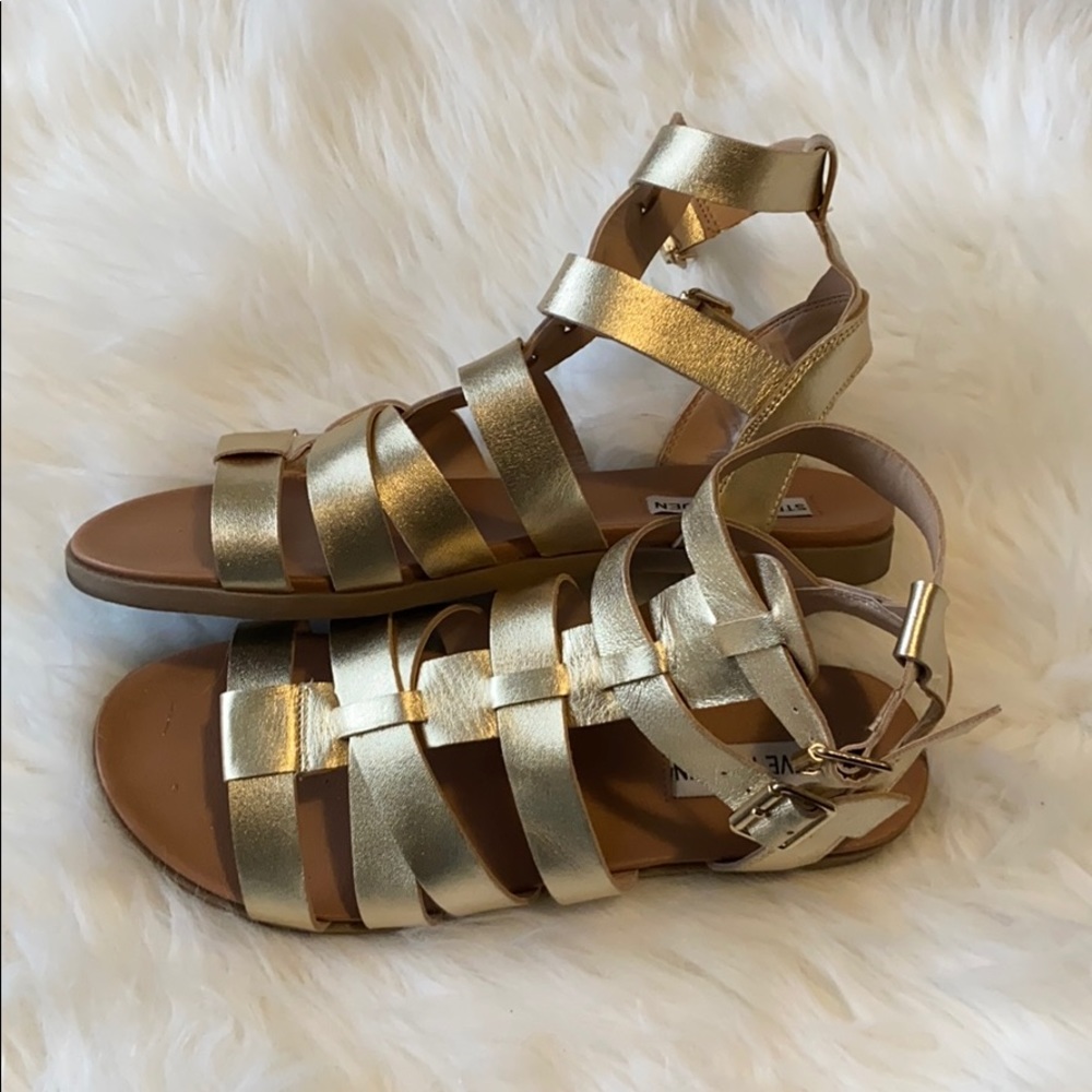 Steve Madden Delmar gladiator sandal in gold sz 7